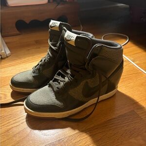 Nike Women’s Green Wedge Sneaker rare!